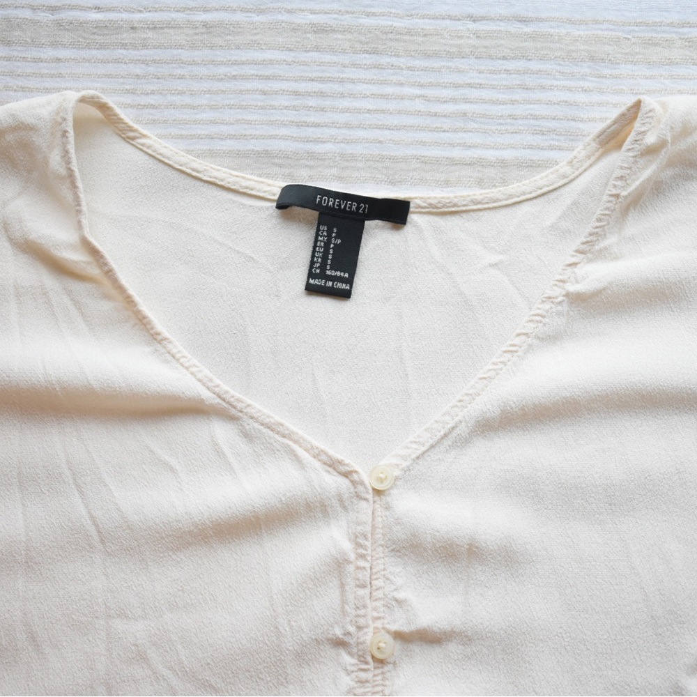 Cropped white blouse